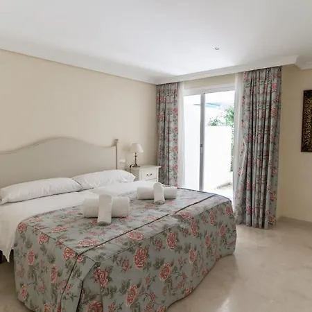 Vip Dominion Apartment Estepona