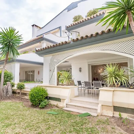Vip Dominion Apartment Estepona